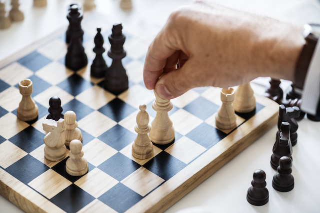 chess-move-representing-director-negotiate-commercial-lease-FEATURE