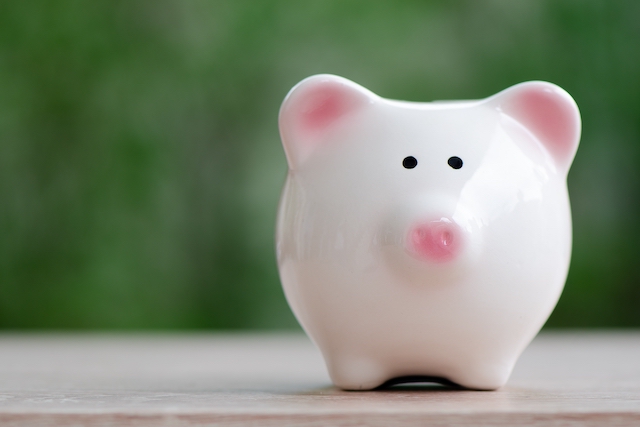 piggy-bank-reduce-cost-in-business-FEATURE