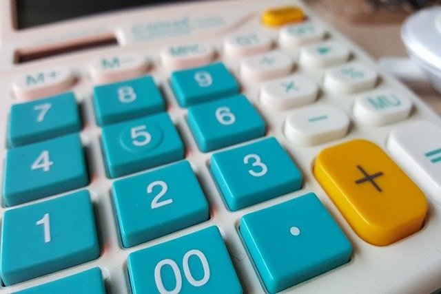 yellow blue calculator feature