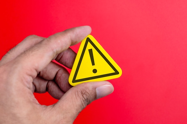 yellow-triangular-warning-sign-company-exit-services-insolvency-scam-FEATURED-IMAGE